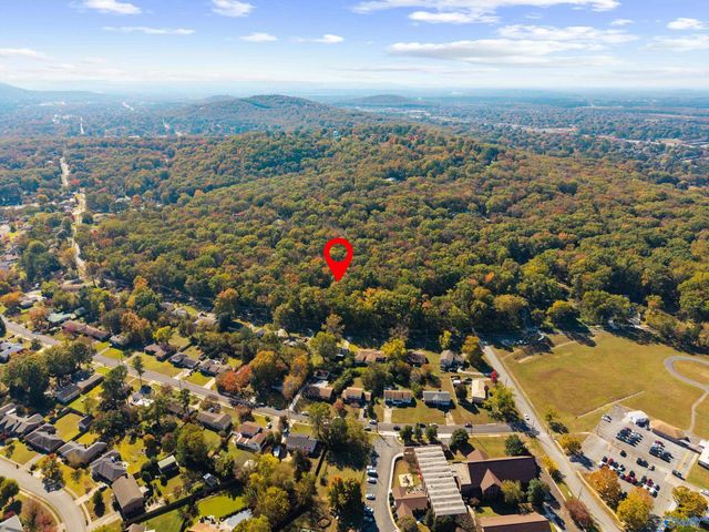 10005 Bayreuth Drive, Huntsville, AL 35803