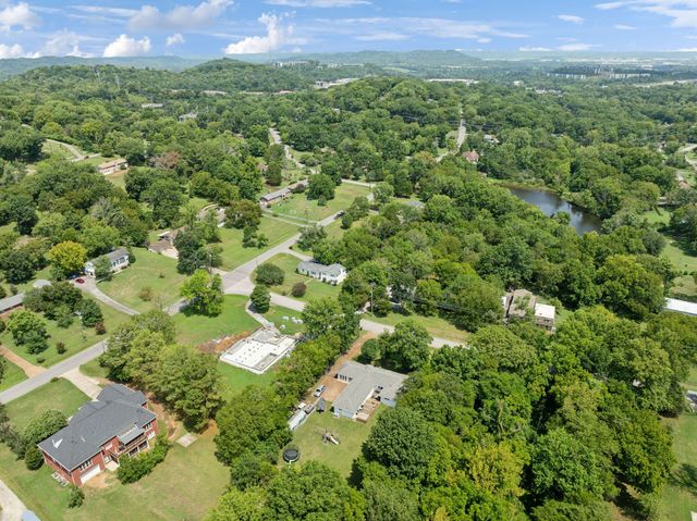 6567 Brownlee Dr, Nashville, TN 37205