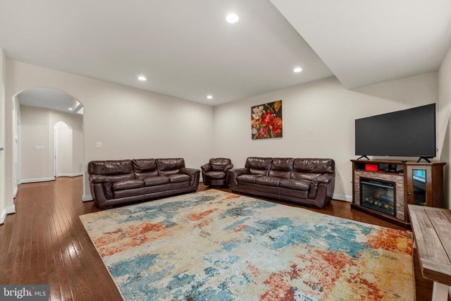 408 QUARRY POINT RD, Malvern, PA 19355