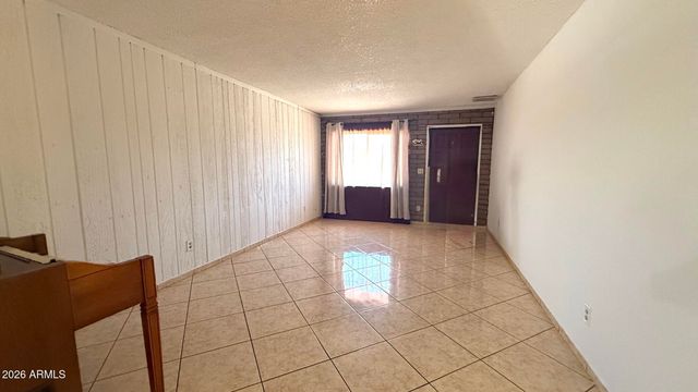 1802 W DARREL Road, Phoenix, AZ 85041