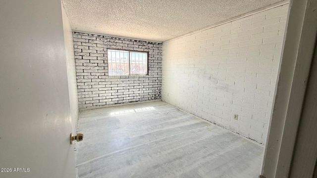 1802 W DARREL Road, Phoenix, AZ 85041