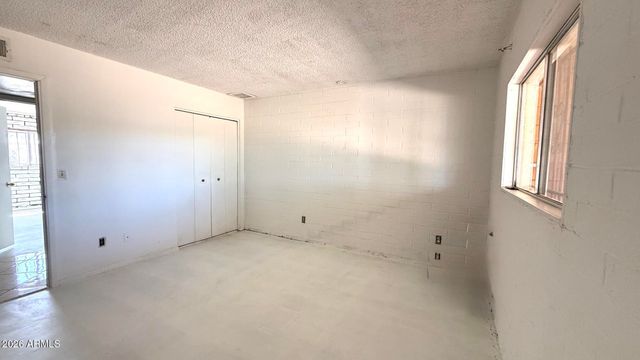 1802 W DARREL Road, Phoenix, AZ 85041