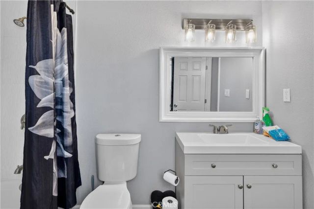 1565 E Santa Fe, Merced, CA 95340