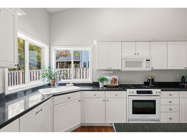 17786 Sw FREDERICK Ln, Sherwood, OR 97140