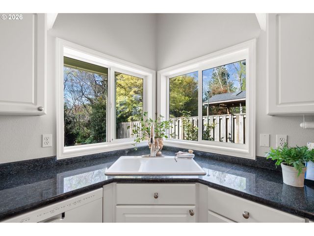 17786 Sw FREDERICK Ln, Sherwood, OR 97140