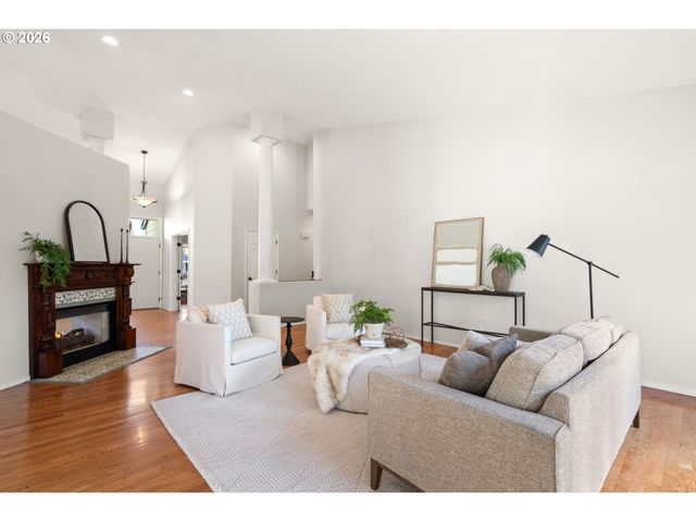 17786 Sw FREDERICK Ln, Sherwood, OR 97140