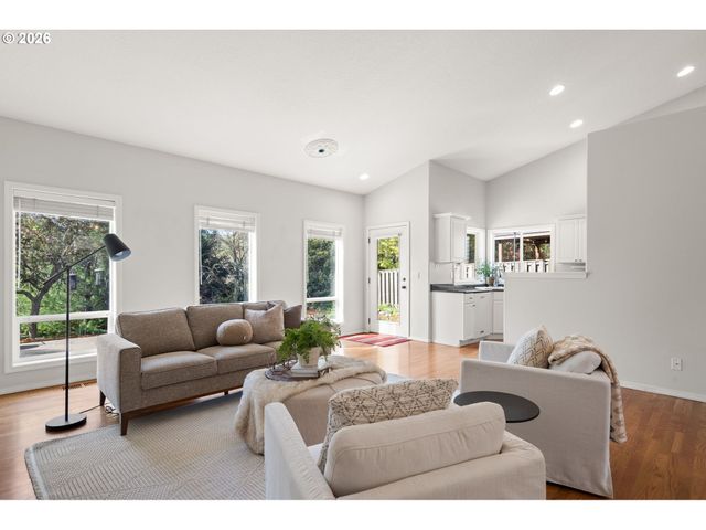 17786 Sw FREDERICK Ln, Sherwood, OR 97140