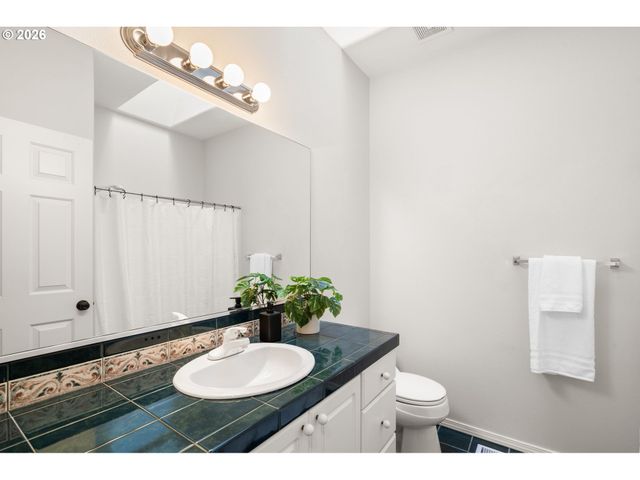 17786 Sw FREDERICK Ln, Sherwood, OR 97140