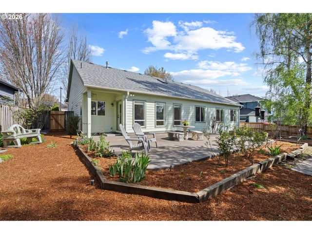 17786 Sw FREDERICK Ln, Sherwood, OR 97140