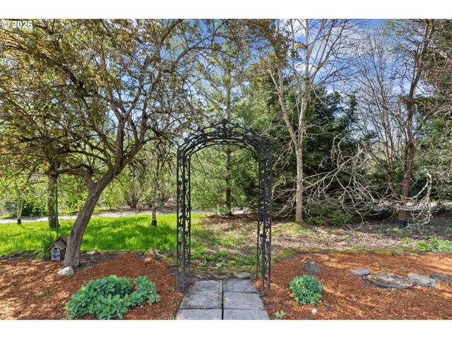 17786 Sw FREDERICK Ln, Sherwood, OR 97140