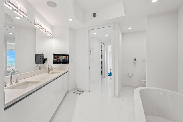 1200 Hillsboro Mile 1305, Hillsboro Beach, FL 33062