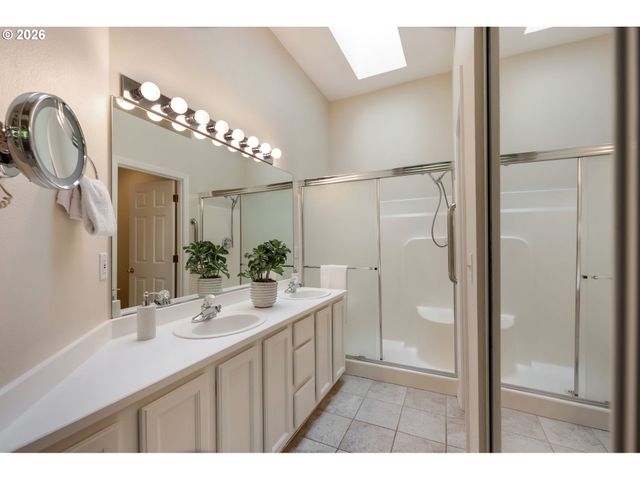 9837 Nw SILVER RIDGE Loop Nw, Portland, OR 97229