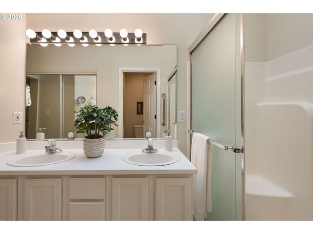 9837 Nw SILVER RIDGE Loop Nw, Portland, OR 97229
