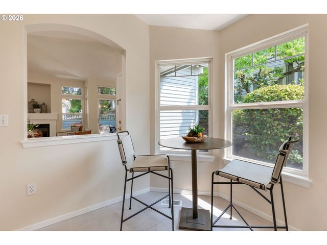 9837 Nw SILVER RIDGE Loop Nw, Portland, OR 97229