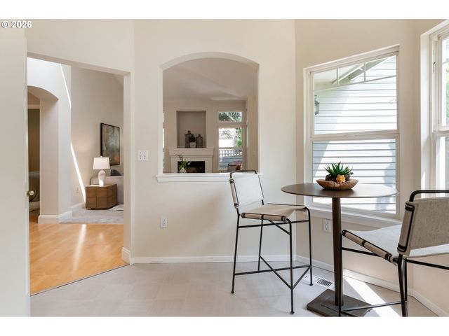 9837 Nw SILVER RIDGE Loop Nw, Portland, OR 97229