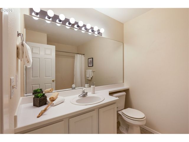 9837 Nw SILVER RIDGE Loop Nw, Portland, OR 97229