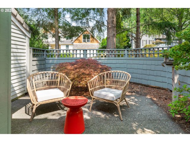 9837 Nw SILVER RIDGE Loop Nw, Portland, OR 97229