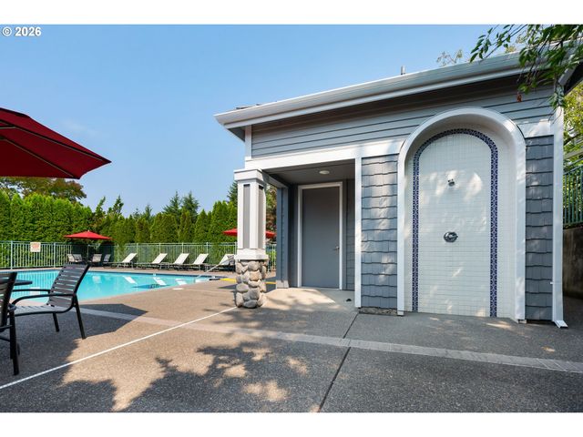 9837 Nw SILVER RIDGE Loop Nw, Portland, OR 97229