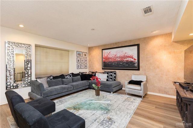 200 E Yuma Avenue 36, Mcallen, TX 78503