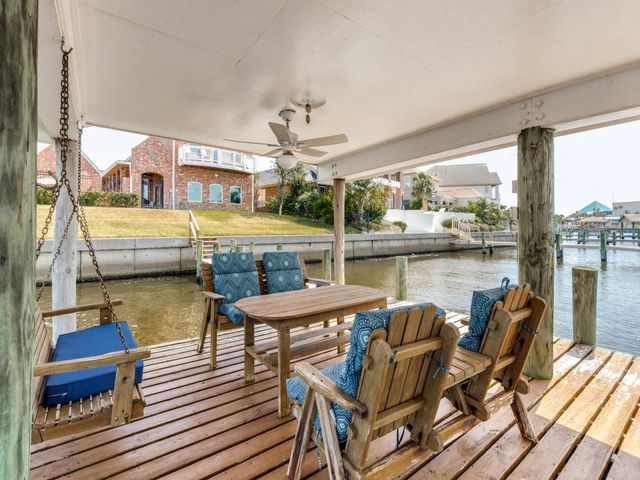 7312 Offats Point Circle, Galveston, TX 77551