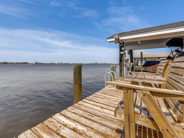7312 Offats Point Circle, Galveston, TX 77551