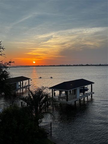 7312 Offats Point Circle, Galveston, TX 77551