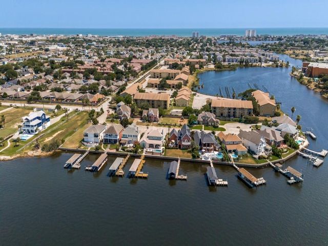 7312 Offats Point Circle, Galveston, TX 77551