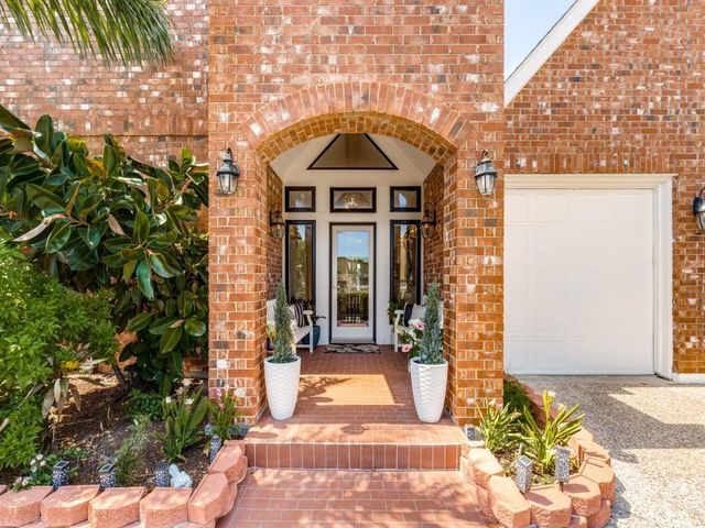 7312 Offats Point Circle, Galveston, TX 77551