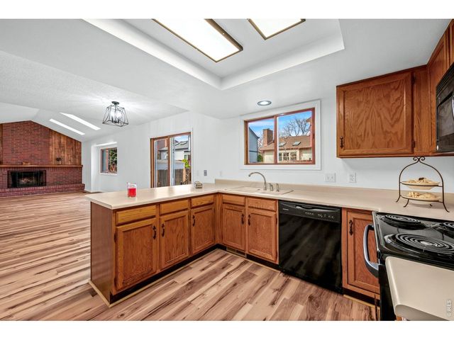 2942 Spinnaker Pl, Longmont, CO 80503