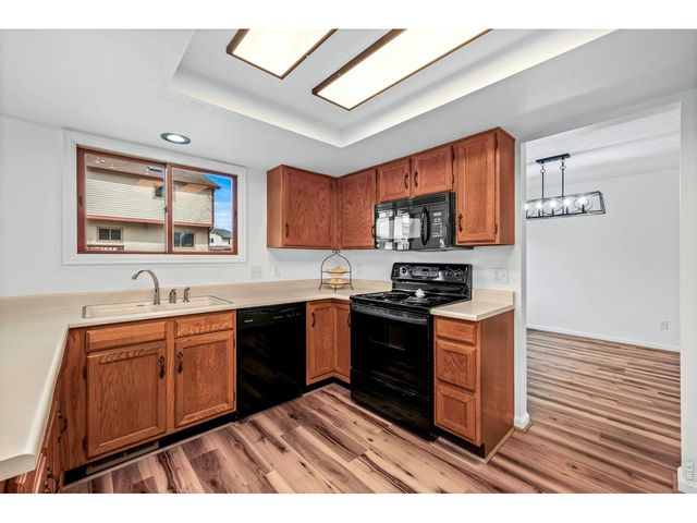 2942 Spinnaker Pl, Longmont, CO 80503