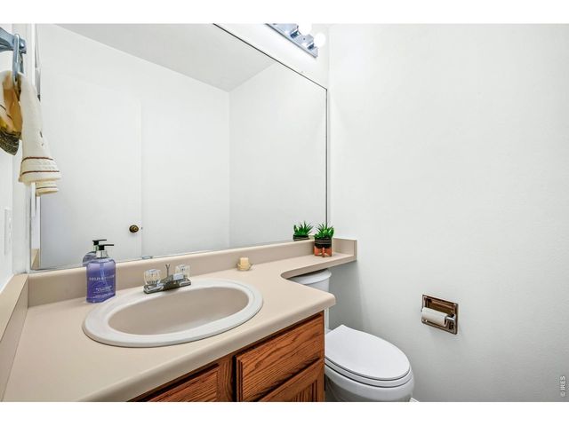 2942 Spinnaker Pl, Longmont, CO 80503