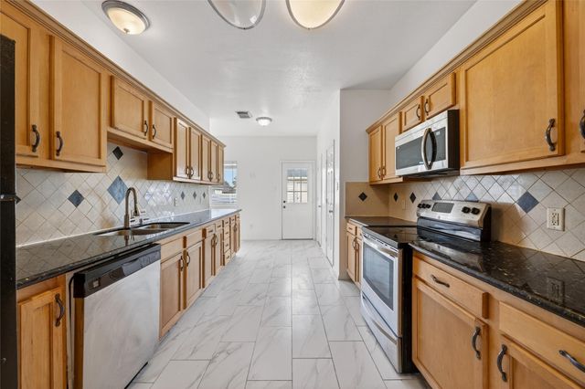 20747 Settlers Lake Circle N, Katy, TX 77449