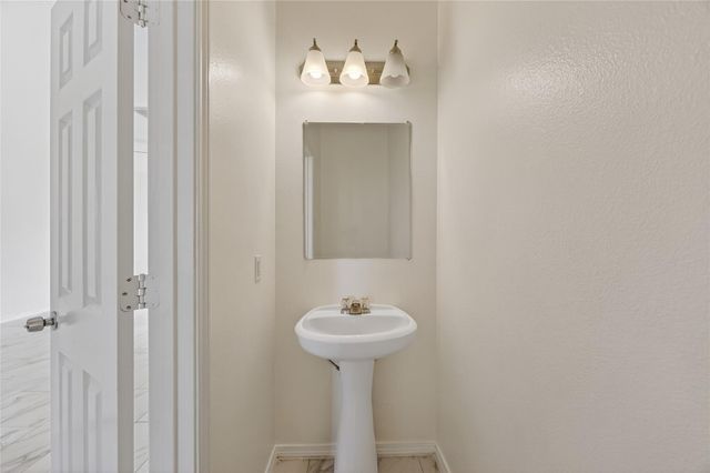 20747 Settlers Lake Circle N, Katy, TX 77449