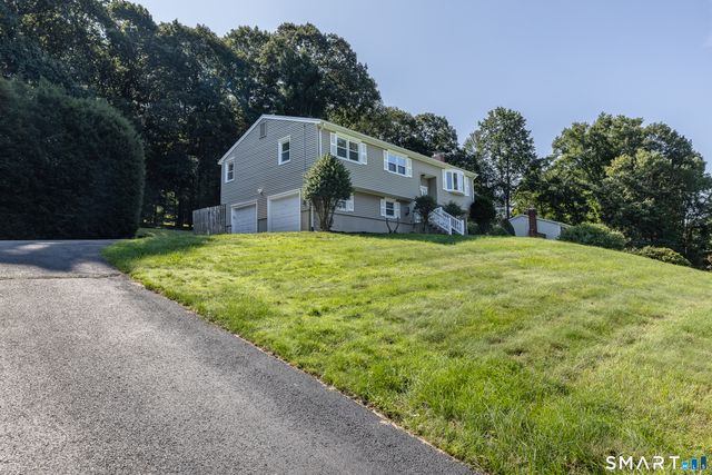 121 Longfellow Road, Shelton, CT 06484