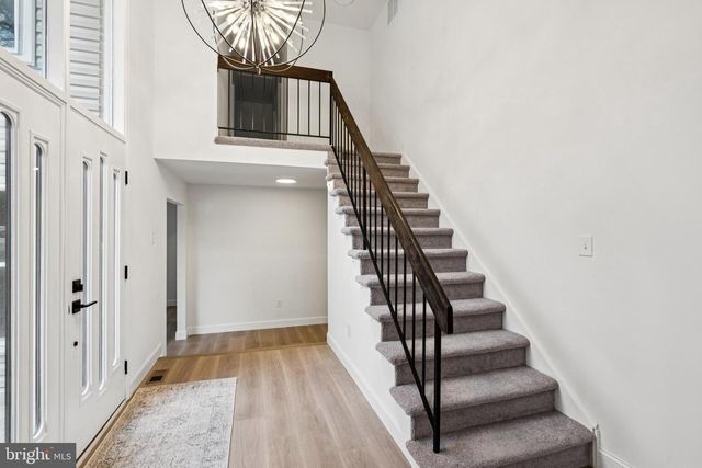 13 BARCLAY LN, Voorhees, NJ 08043