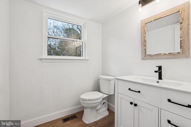 13 BARCLAY LN, Voorhees, NJ 08043