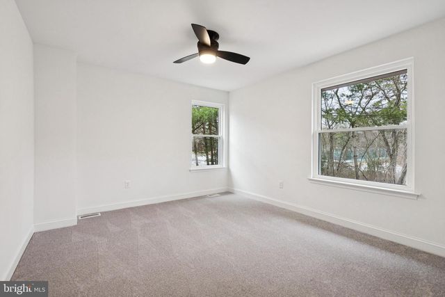 13 BARCLAY LN, Voorhees, NJ 08043