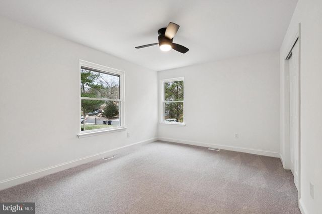 13 BARCLAY LN, Voorhees, NJ 08043