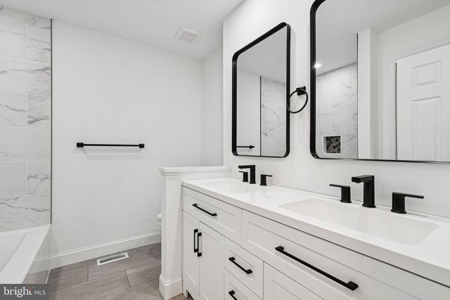 13 BARCLAY LN, Voorhees, NJ 08043