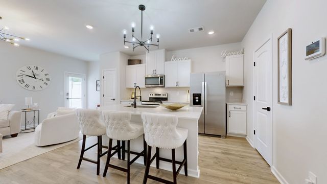 464 Augustine Dr, Lebanon, TN 37087