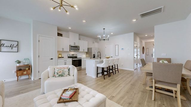 464 Augustine Dr, Lebanon, TN 37087