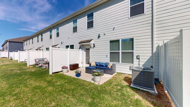 464 Augustine Dr, Lebanon, TN 37087