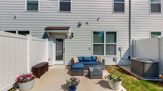 464 Augustine Dr, Lebanon, TN 37087