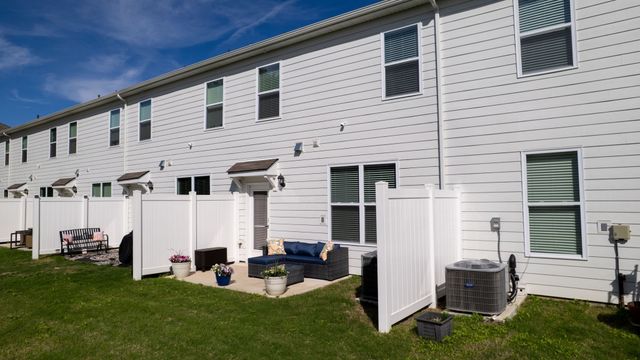 464 Augustine Dr, Lebanon, TN 37087