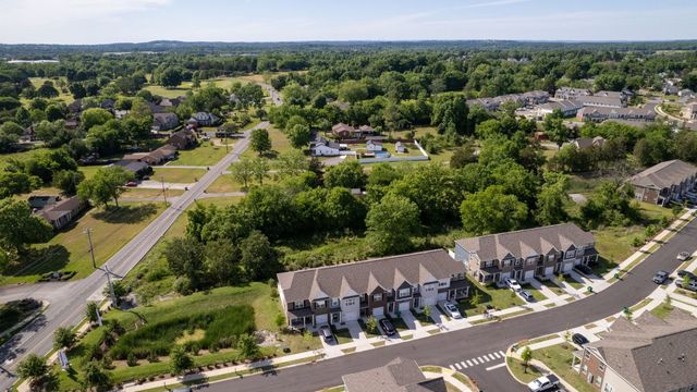 464 Augustine Dr, Lebanon, TN 37087