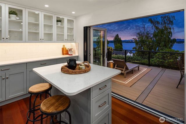 917 Lake Washington Boulevard S, Seattle, WA 98144
