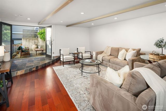 917 Lake Washington Boulevard S, Seattle, WA 98144