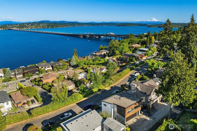 917 Lake Washington Boulevard S, Seattle, WA 98144