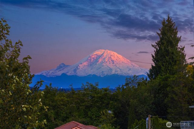 917 Lake Washington Boulevard S, Seattle, WA 98144