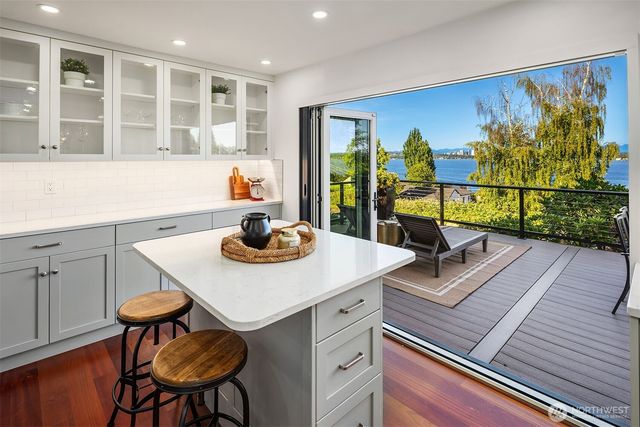917 Lake Washington Boulevard S, Seattle, WA 98144